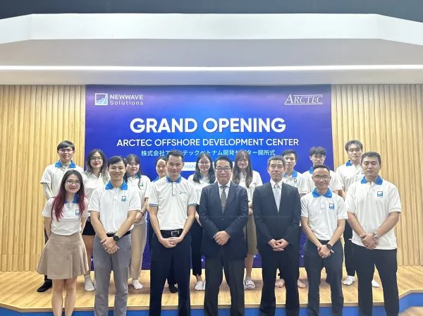 Representatives of Newwave Solutions and ARCTEC