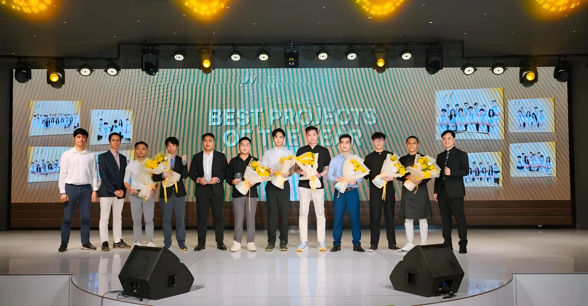 Newwave Thanks Party 2025: A New Chapter After a Year of Transformation 12 Representatives of the Project of the Year award-winning teams on stage at the Newwave Annual Award, reflecting the organization’s depth in delivery capability.